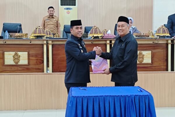 Persetujuan Ranperda KIP