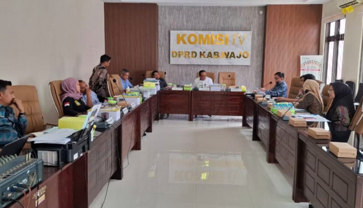 Foto Rapat Komisi IV