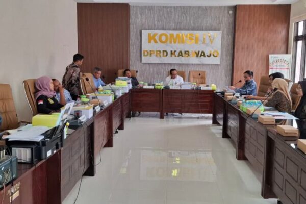 Foto Rapat Komisi IV